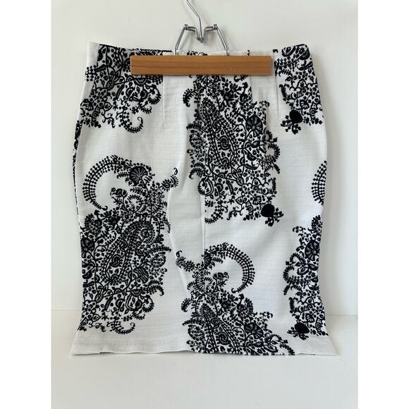 Loft Boot Skirt, Embroidered Paisely Floral Straight Pencil size 6 - Picture 3 of 6